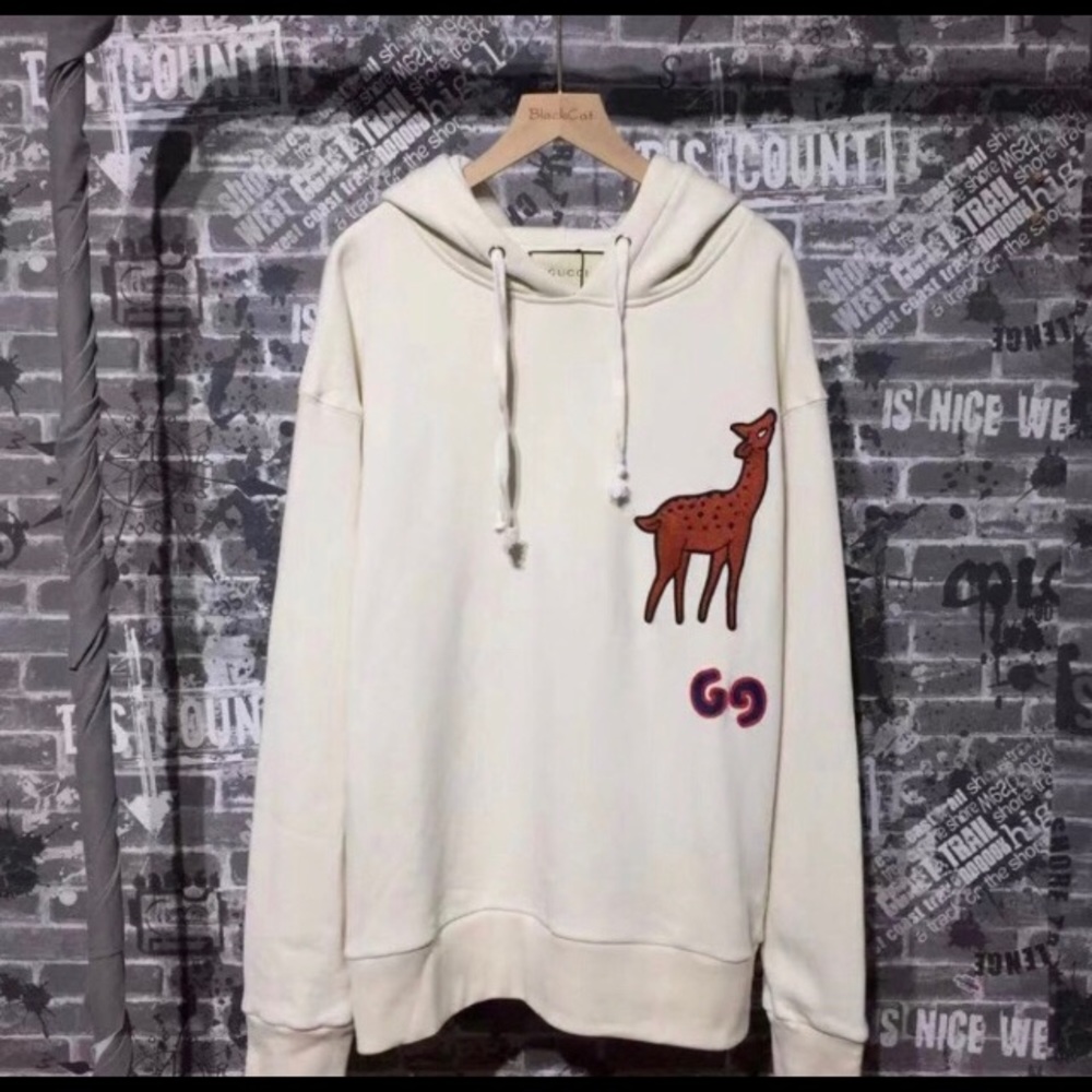 *NEW* Gucci sweatshirt With Deer patch Never worn